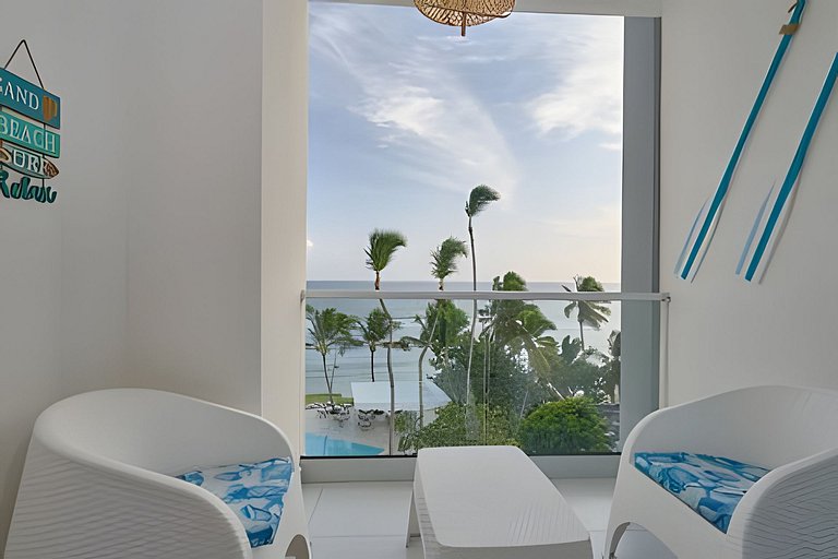 Caribbean Beachfront Apartment. W/ Scenic view