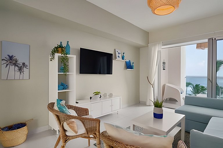 Caribbean Beachfront Apartment. W/ Scenic view