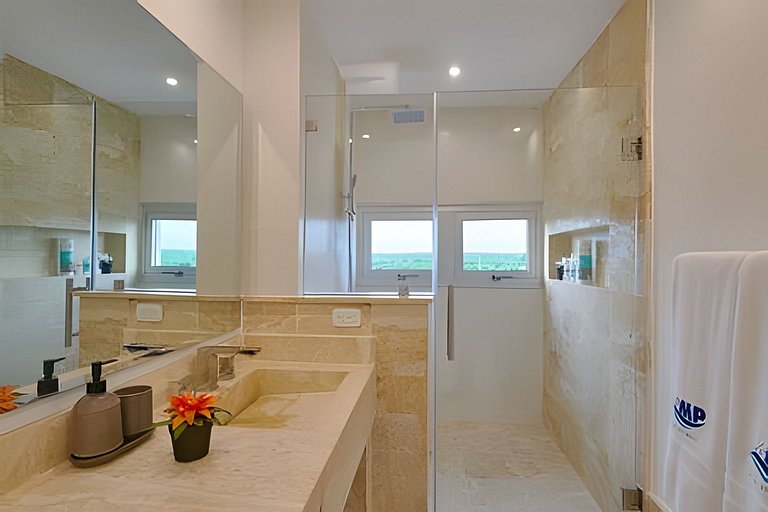 Caribbean Beachfront Apartment. W/ Scenic view
