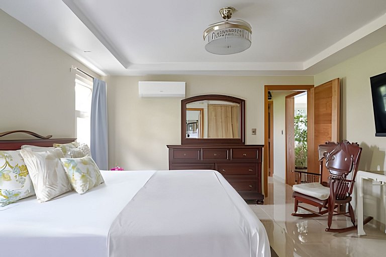 Caribbean Warmy Sand Apt. a Few steps