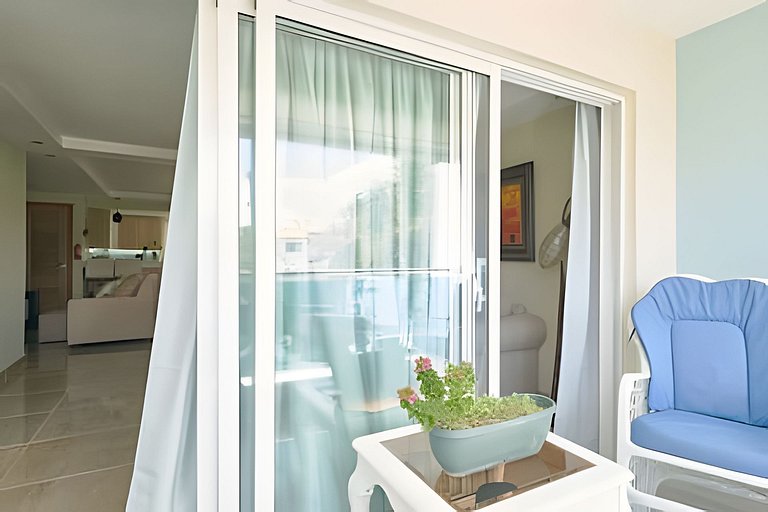 Caribbean Warmy Sand Apt. a Few steps