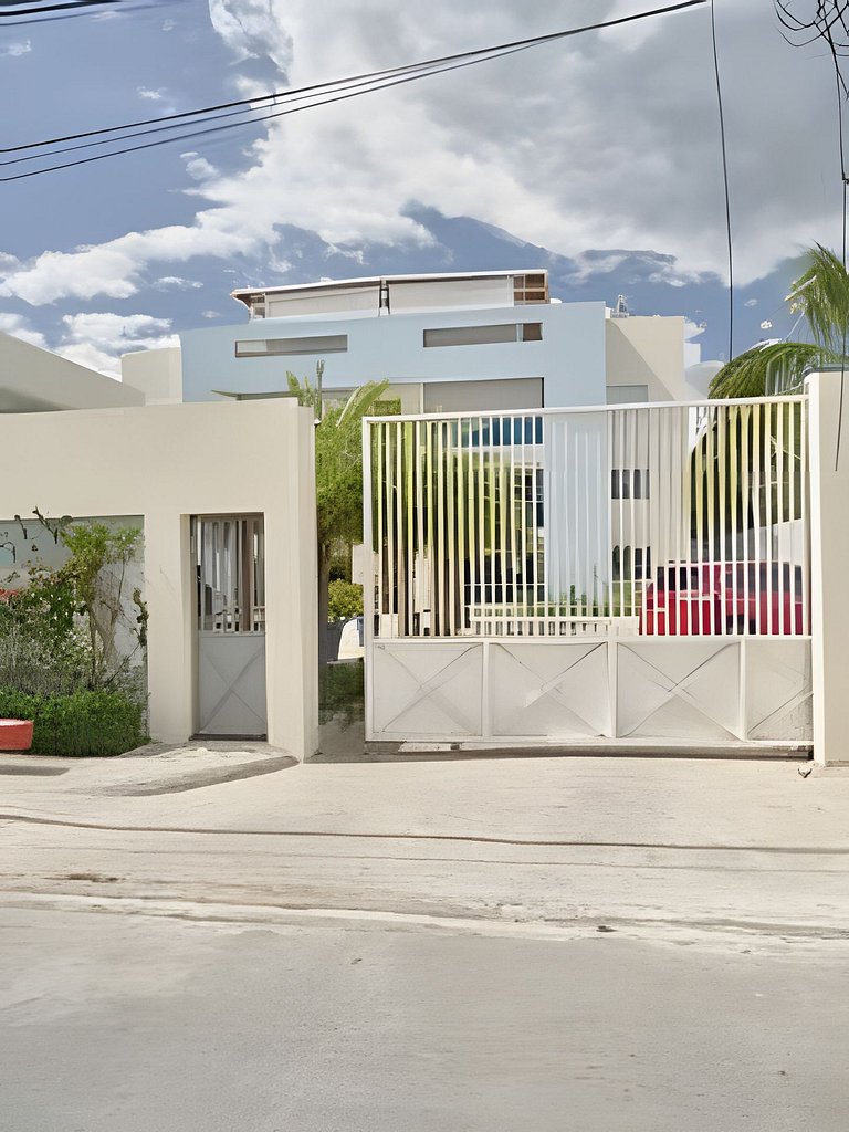 Caribbean Warmy Sand Apt. a Few steps