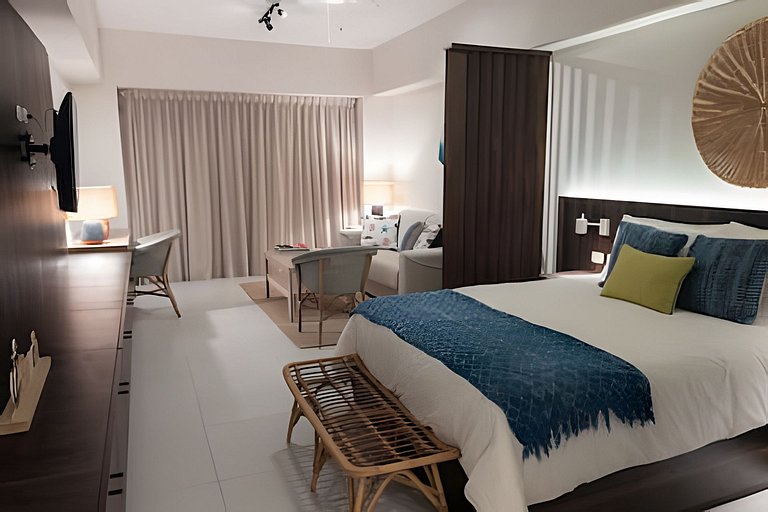 Caribbean Sea Panoramic View Suite on 17 Level