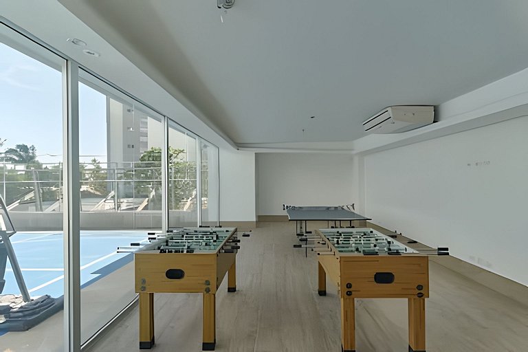 Caribbean Ocean View, Beachfront Apartment