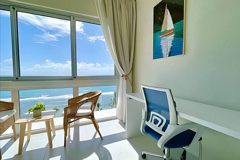 Caribbean Ocean View, Beachfront Apartment