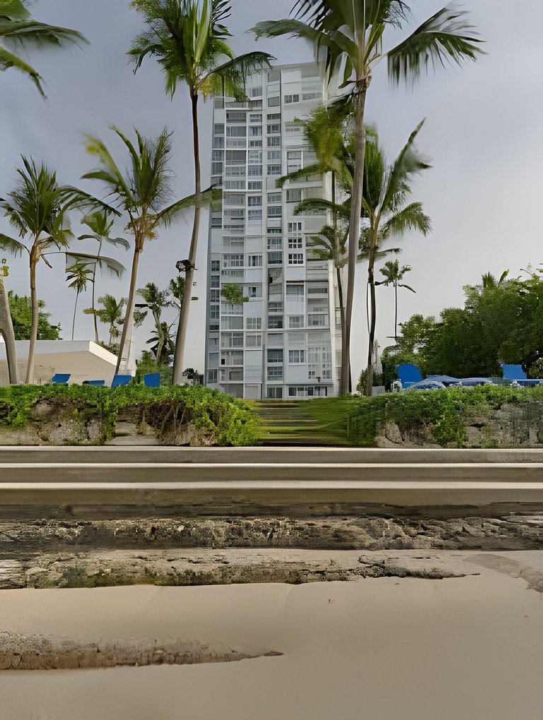 Caribbean Ocean View, Beachfront Apartment