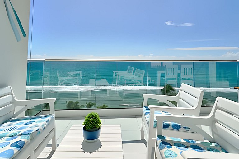 Caribbean Ocean View, Beachfront Apartment