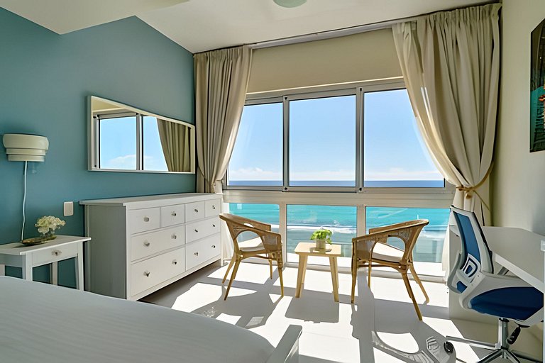 Caribbean Ocean View, Beachfront Apartment