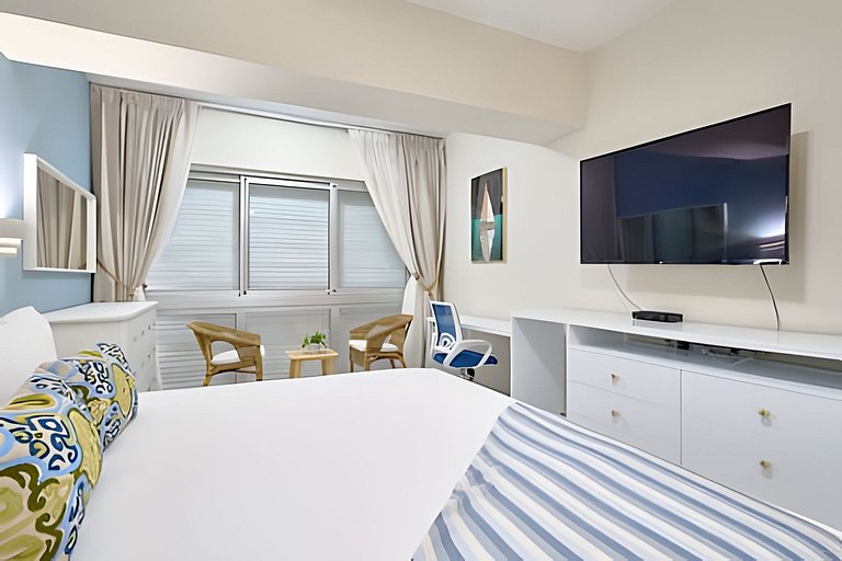 Caribbean Ocean View, Beachfront Apartment