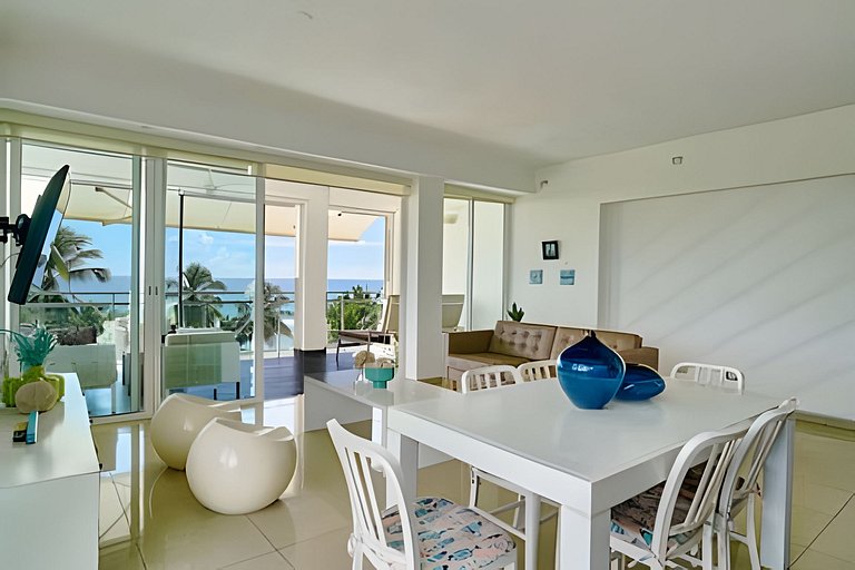 Caribbean Heavenly Oasis, Beachfront Apartment.