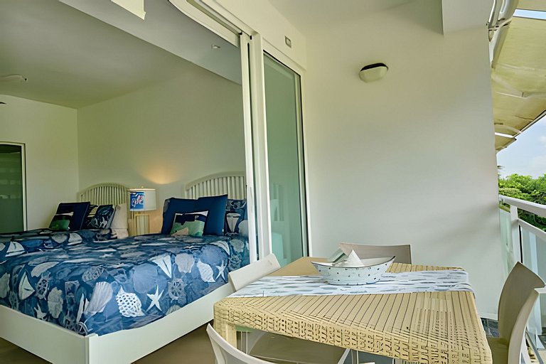 Caribbean Heavenly Oasis, Beachfront Apartment.