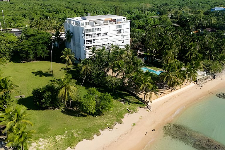 Caribbean Heavenly Oasis, Beachfront Apartment.