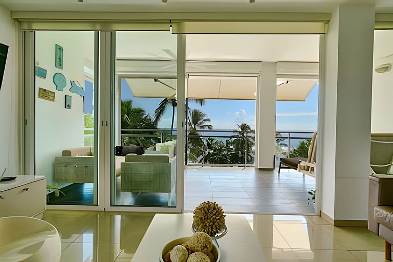 Caribbean Heavenly Oasis, Beachfront Apartment.