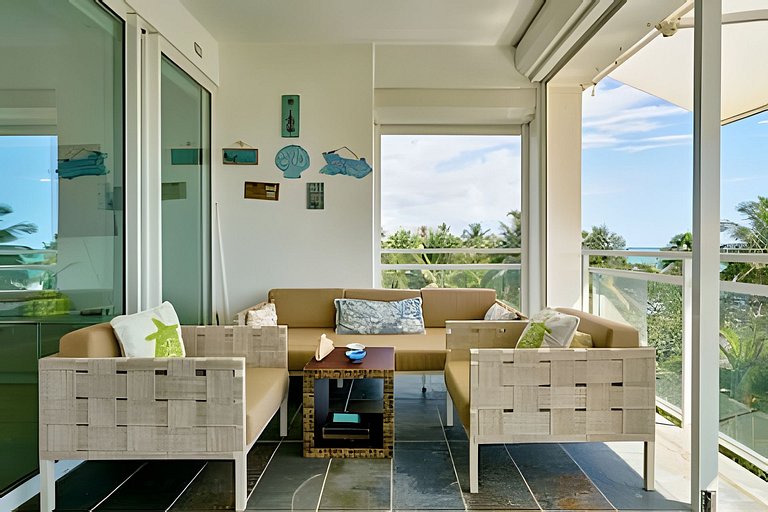 Caribbean Heavenly Oasis, Beachfront Apartment.
