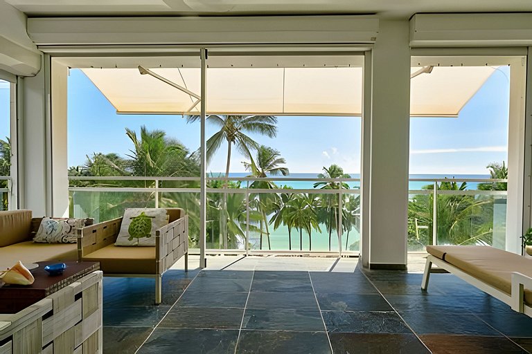 Caribbean Heavenly Oasis, Beachfront Apartment.