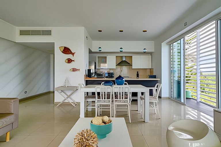 Caribbean Heavenly Oasis, Beachfront Apartment.