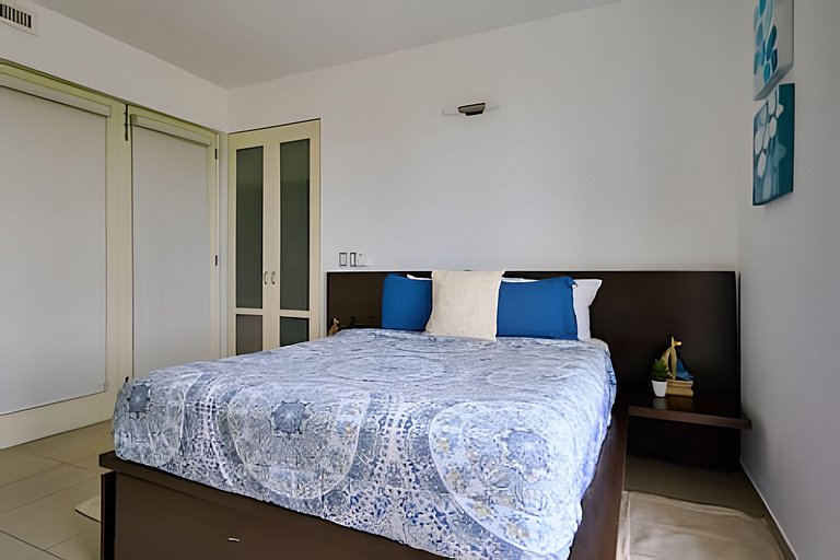Caribbean Heavenly Oasis, Beachfront Apartment.