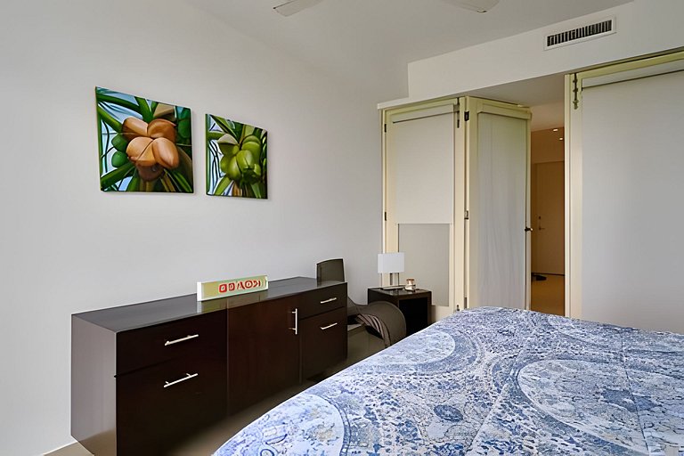 Caribbean Heavenly Oasis, Beachfront Apartment.