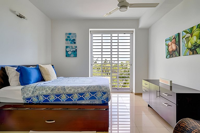 Caribbean Heavenly Oasis, Beachfront Apartment.