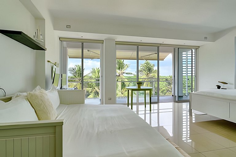 Caribbean Heavenly Oasis, Beachfront Apartment.