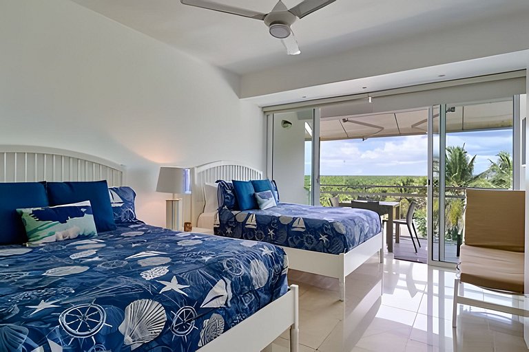 Caribbean Heavenly Oasis, Beachfront Apartment.