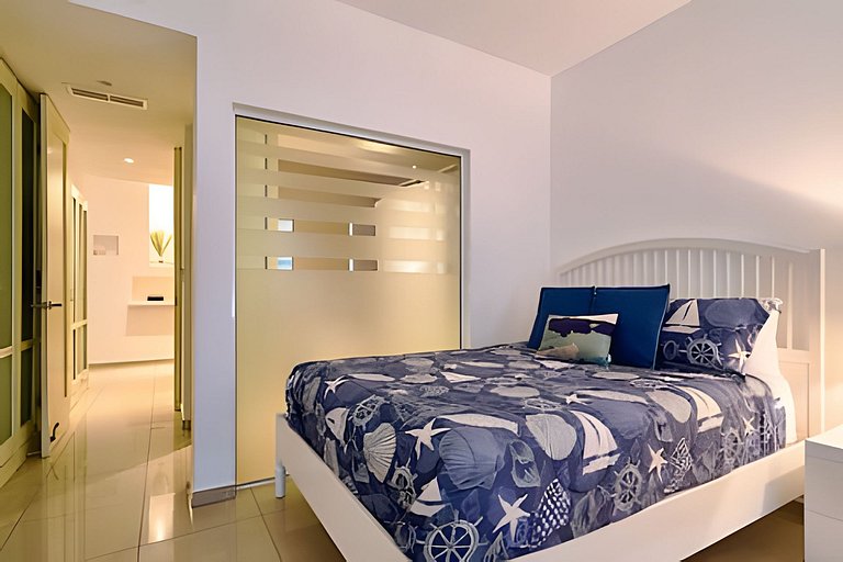 Caribbean Heavenly Oasis, Beachfront Apartment.