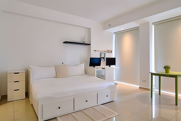 Caribbean Heavenly Oasis, Beachfront Apartment.