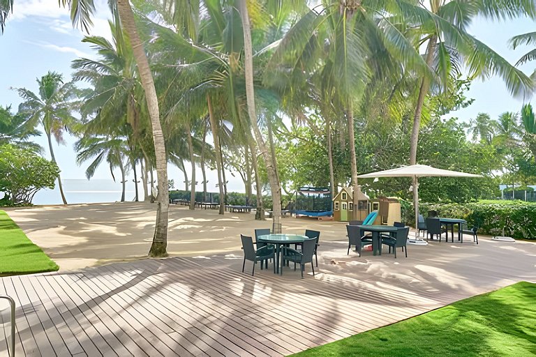 Caribbean Heavenly Oasis, Beachfront Apartment.