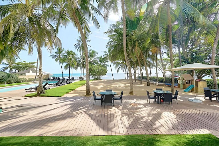 Caribbean Heavenly Oasis, Beachfront Apartment.