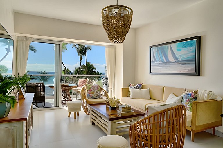 Caribbean Sunscape Beachfront Apartment