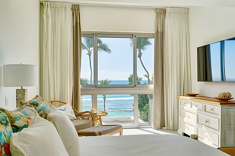 Caribbean Sunscape Beachfront Apartment