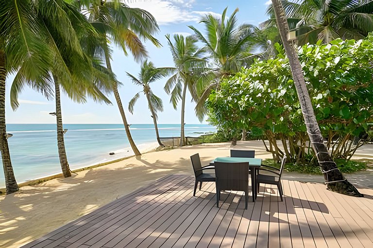 Caribbean Heavenly Oasis, Beachfront Apartment.