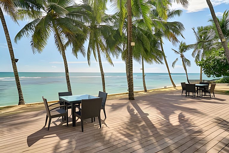Caribbean Heavenly Oasis, Beachfront Apartment.