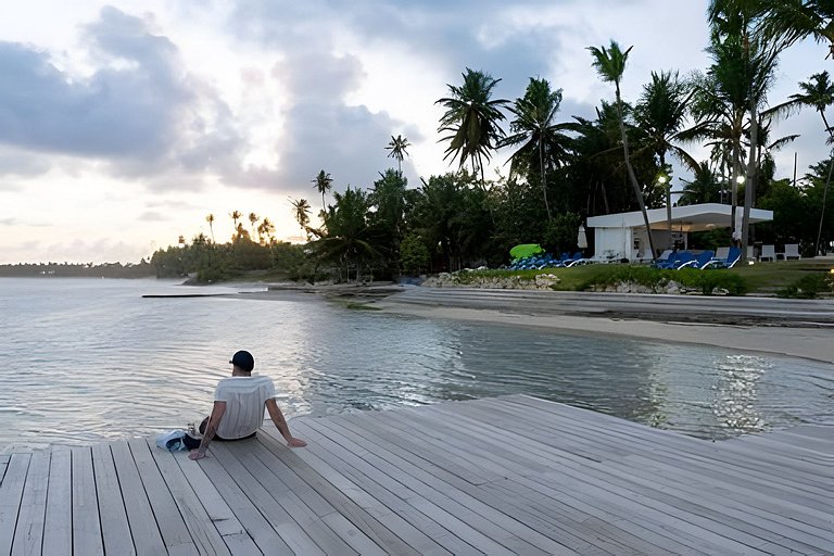 Caribbean Sunscape Beachfront Apartment