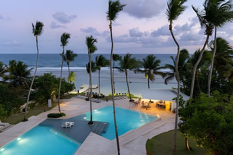 Caribbean Sunscape Beachfront Apartment