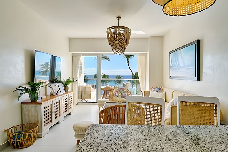 Caribbean Sunscape Beachfront Apartment