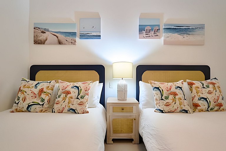 Caribbean Sunscape Beachfront Apartment