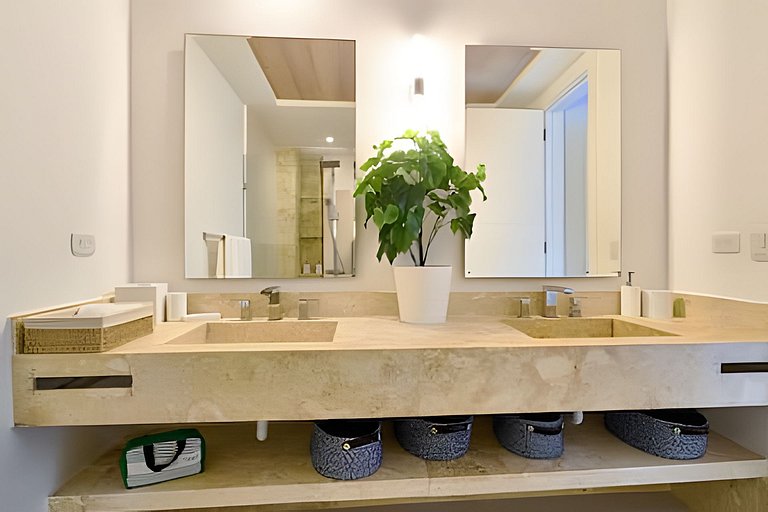 Caribbean Sunscape Beachfront Apartment